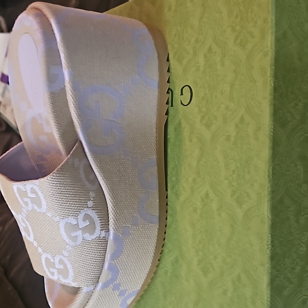 Gucci Monogram Jumbo GG Platform Slides 42 - Picture 9 of 9